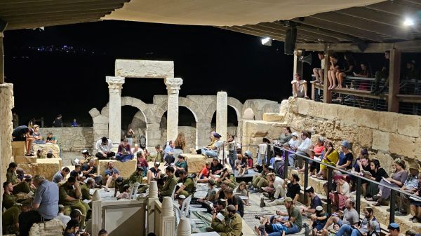 בכל הארץ: רבים הגיעו לאתרי מורשת לקריאת איכה