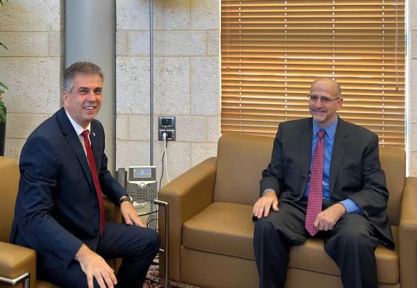 שר החוץ נפגש עם שליח ארה"ב להסכמי אברהם