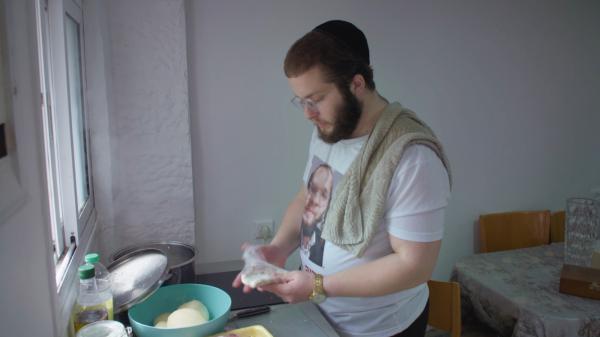 "לא יכול לכפות": הכירו את חסיד גור מ'בואו לאכול איתי' | ראיון