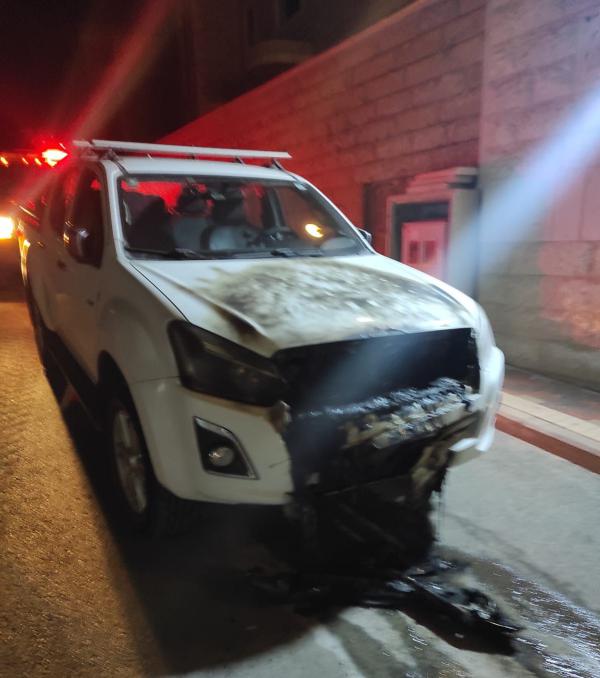 חשד לפשע שנאה: 4 רכבים הוצתו באבו גוש