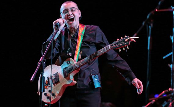 הזמרת שינייד אוקונור הלכה לעולמה בגיל 56