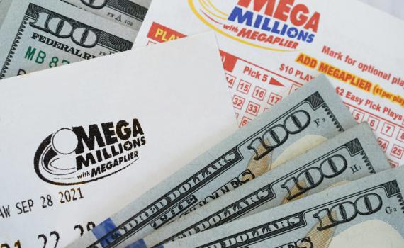 טירוף בארה"ב: אדם זכה ב-800 מיליון דולר בלוטו