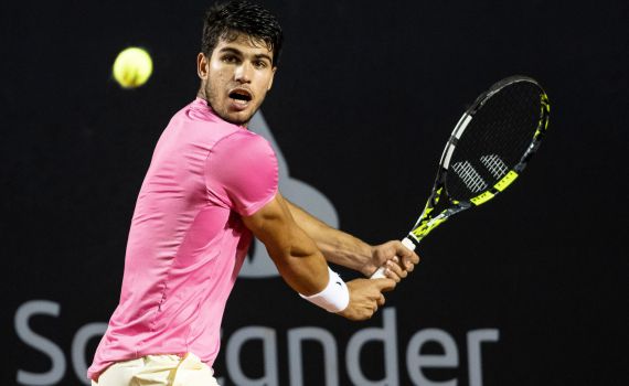 סנסציה: אלקרס ניצח את ג'וקביץ' וזכה בווימבלדון