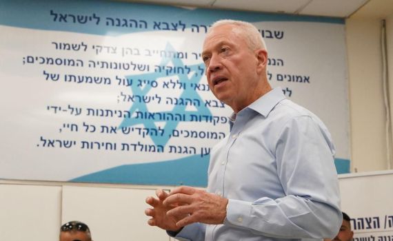 גלנט בקריאה למתגייסים: "לא אתן ידי לפגיעה בצה"ל"