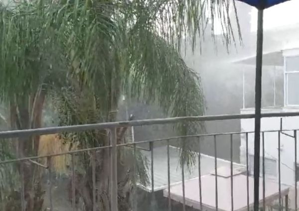מזג אוויר משוגע: גשם שוטף בחיפה בסוף אוגוסט