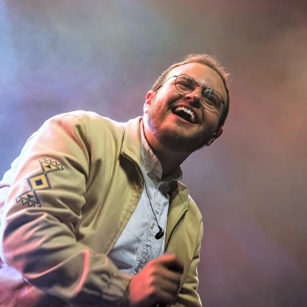 ישי ריבו, מאחורייך: הזמר החרדי שמשלב בין עולמות