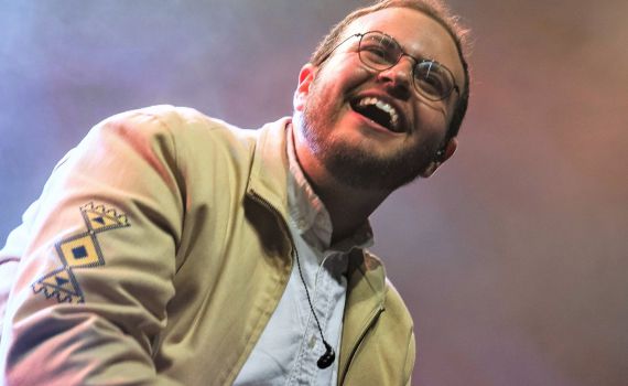 ישי ריבו, מאחורייך: הזמר החרדי שמשלב בין עולמות