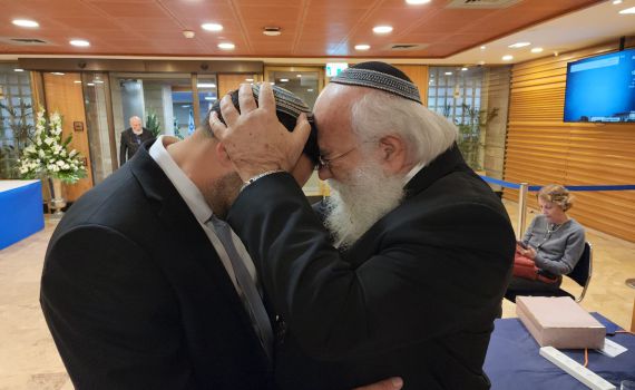 ברוך דיין האמת: אבא של השר יצחק וסרלאוף נפטר