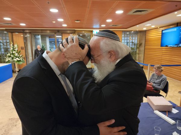 ברוך דיין האמת: אבא של השר יצחק וסרלאוף נפטר