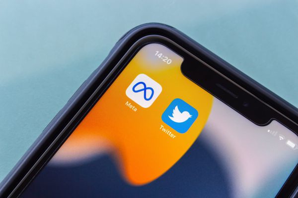 מאסק VS צוקרברג: מה קורה שם בעצם?