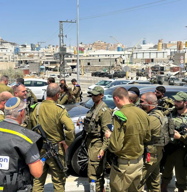 "טיפול בחדר הניתוח להצלת הגפיים": עדכון מצבו של פצוע הפיגוע