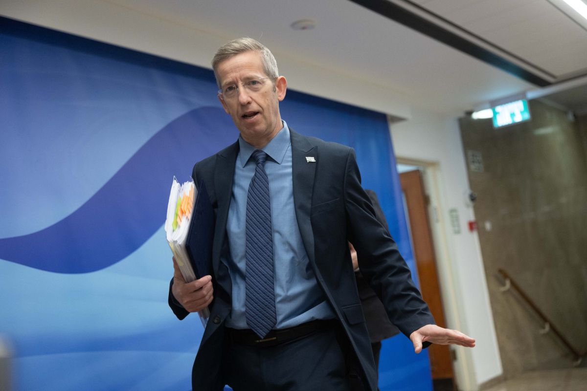 מזכיר הממשלה: יחוקק חוק גיוס חסין מביקורת שיפוטית