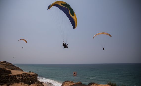 נתניה: מצנח רחיפה התרסק בטיילת, שתיים נפצעו בינוני