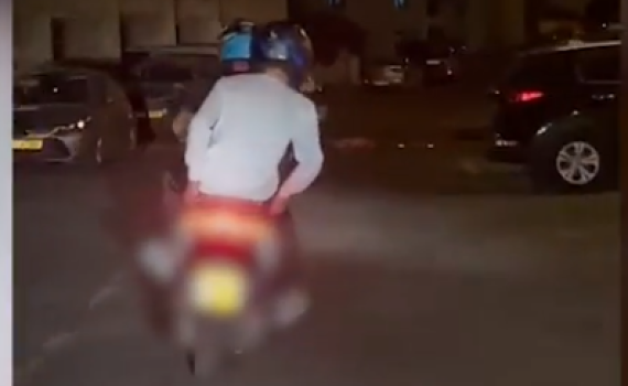 גנבו אופנוע ונתפסו עם דגלי חמאס | צפו במרדף