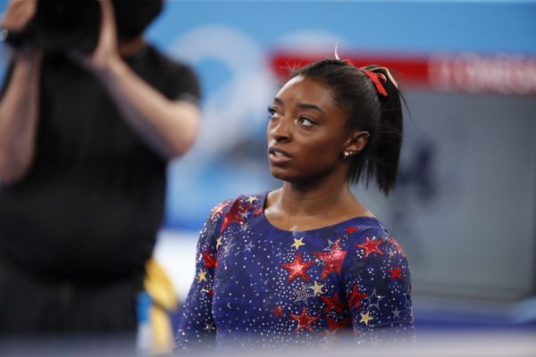 שברה שיא בן 90 שנה: סימון ביילס עושה היסטוריה בארה"ב