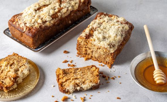 לכבוד ראש השנה: עוגת תפוח בדבש מתוקה וממכרת
