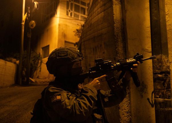 כוחות הביטחון עצרו 8 מבוקשים ביהודה ושומרון