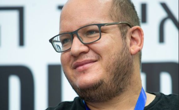 חיים לוינסון התכתב עם נער גבעות בשבת; כך זה נראה