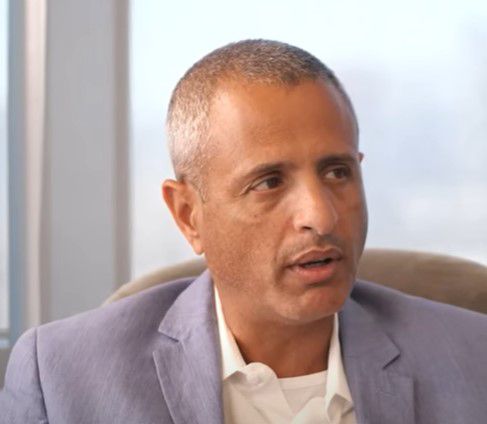 "נראה לך שמישהו כמוני יכול להיות שופט עליון?"