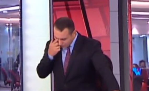 ירון אברהם נשנק מבכי בשידור 'קשה לי'. צפו