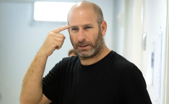 חנוך דאום נכנס בח"כ שהותקף: אתה הסיוט שלהם