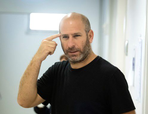 חנוך דאום נכנס בח"כ שהותקף: אתה הסיוט שלהם