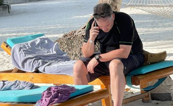 קיש מגיב לביקורת: "גם במהלך ה'חופשה' אני עובד"