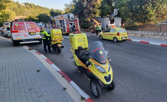 בן 65 נספה בשריפת קראוון בצפת; בן 20 במצב קשה