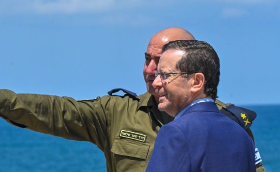 הרצוג בבסיס שייטת 13: "להשאיר את צה"ל מאוחד"