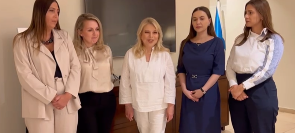 שרה נתניהו מצטרפת לתמיכה בחוק המצלמות