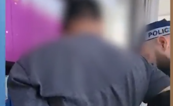 אישום: נתין זר ביצע מעשה מגונה בקטין