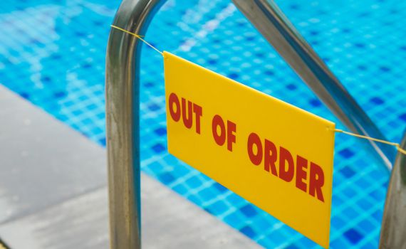 חלודה וחיידקים: צו הפסקה לבריכת הגלים הפופולארית