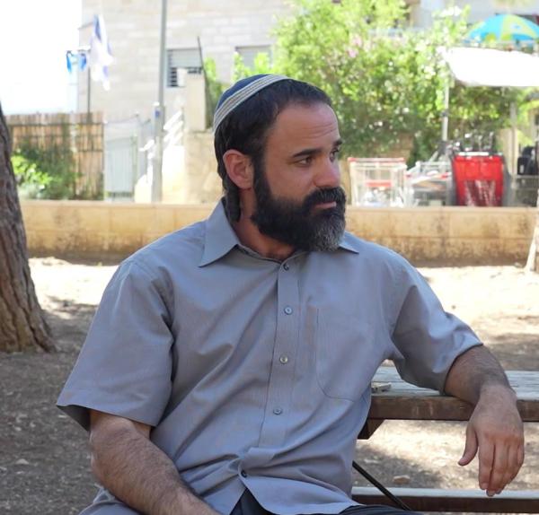 איך הופכים שחקן חילוני לדתי: מאחורי הקלעים | ראיון