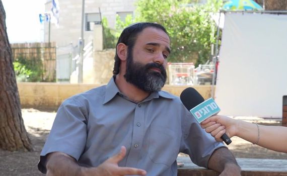 השחקן אסף פרי על הקשר לדת: "התחלתי לשמור כמה מצוות"
