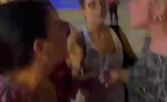 צבי סוכות: רוכב אופניים דרס את היועצת שלי. צפו בתיעוד מהזירה