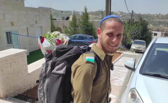 החייל שנפטר – אחיינם של שני הרבנים הסרוגים