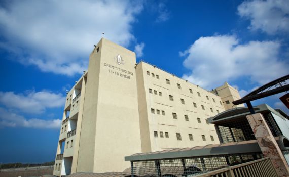 הפרות סדר בבתי סוהר: כוחות שב"ס פרצו לאגפים