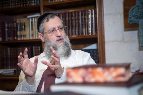 בנו של הרב דוד יוסף חשף: למה אבא שלי הוריד את המגבעת