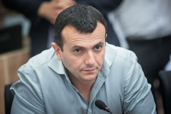 שטראוס בלחץ: המנכ"ל הסרוג מפרסם אגרת