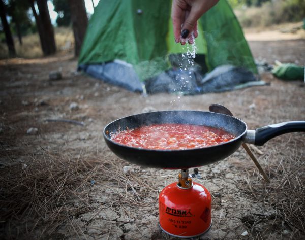 כמעט אסון במחנה אריאל: גזיה התפוצצה על מדריכה