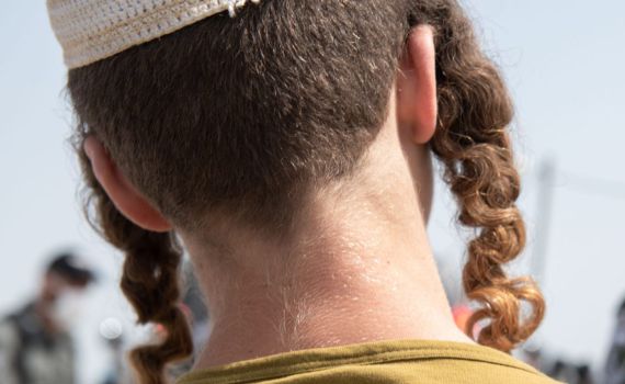 הפאות שהיו לסמל, הפכו להיות אידיאולוגיה אסורה