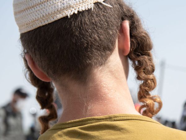 הפאות שהיו לסמל, הפכו להיות אידיאולוגיה אסורה