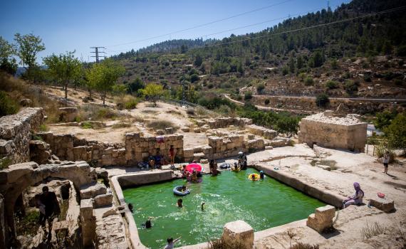 בקואליציה מאיימים: "נקדם הפרדה בעזרת החוק"