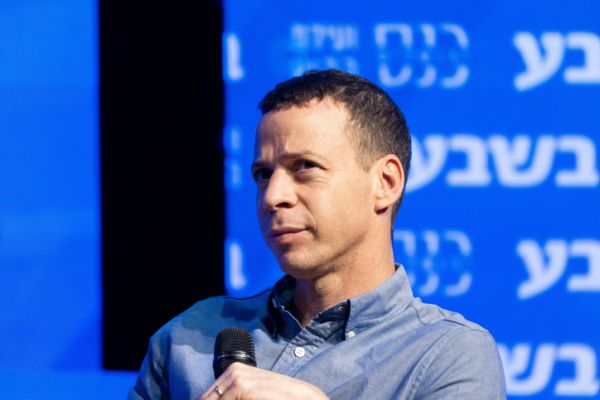 עמית סגל מחדד: בהודעת משפחות החטופים יש אות אחת מיותרת