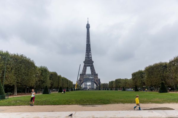 כתובות אנטישמיות רוססו על מסעדה כשרה בפריז