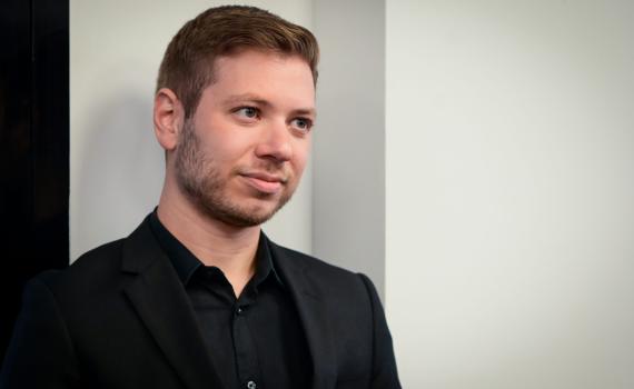 יאיר נתניהו תוקף את בוגי יעלון: "מתנהל כמו ארגון פשע"