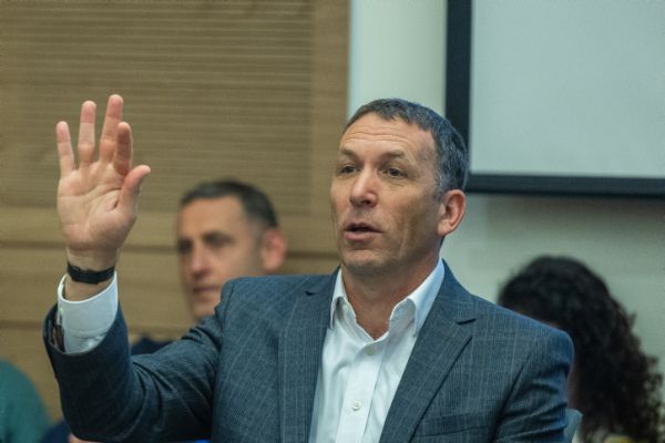 רועי ניומן למתן כהנא: סתום את הפה ואל תפריע