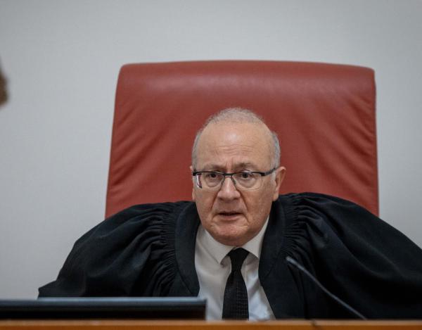 השופט אלרון בביקורת: "בית המשפט הפך לזירת מאבק"