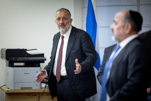 "נפרוש מהממשלה" | דרעי וגולדקנופף באולטימטום דרמטי