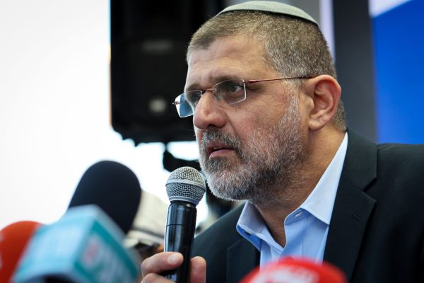 בקואליציה מגיבים להתפטרות גלנט: "המהלך הושלם"